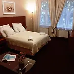 بيت شباب Red Carpet كراكوفيا