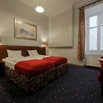 Red Carpet بيت شباب *