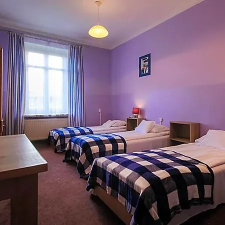Red Carpet Hostel *