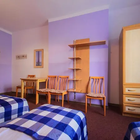 Red Carpet Albergue *