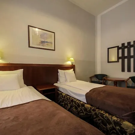 红地毯旅舍 旅馆 *