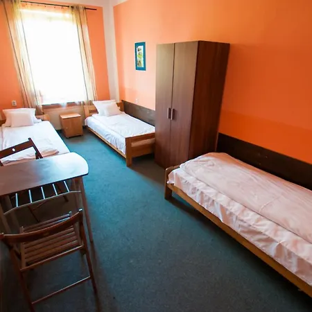 Red Carpet Albergue *