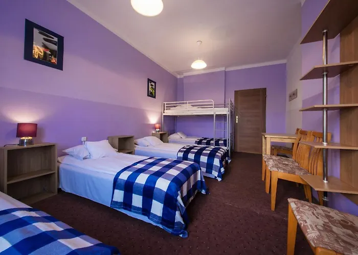 旅馆 红地毯旅舍 *