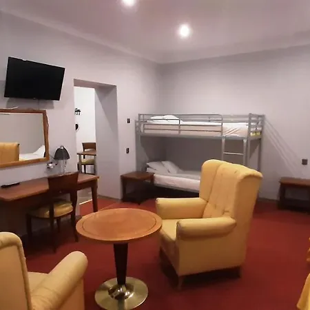 Red Carpet Albergue *